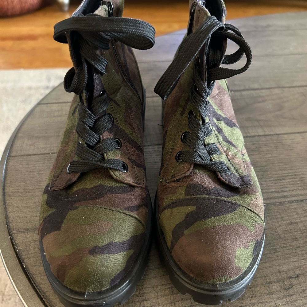 Camo Lace-Up Combat Boots - Green/Brown